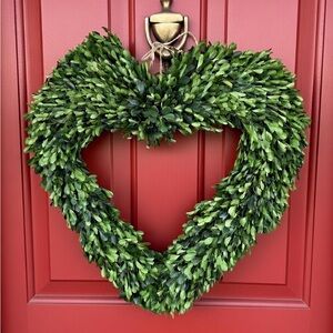 NEW Martha Stewart Green Heart-Shaped Preserved Boxwood Wreath 18IN